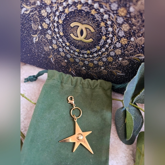 Chanel Charm - Picture 5 of 6